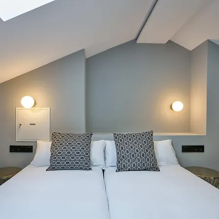Atelier Apartment *